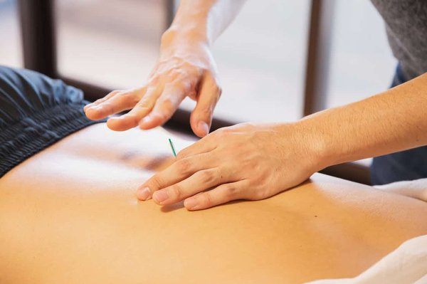 Comment l'acupuncture peut-elle aider à gérer les symptômes de la ménopause?