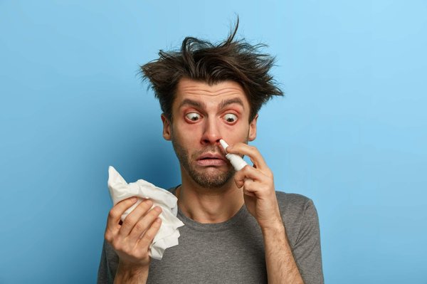 Comment gérer les symptômes de la rhinite allergique pendant la saison des allergies ?