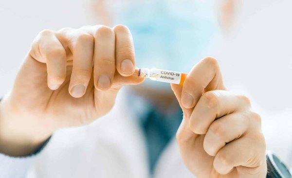 Quels sont les bienfaits des exercices de renforcement des muscles du dos pour prévenir les douleurs lombaires chez les seniors?